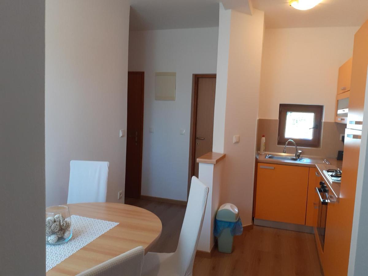 Appartamento Apartman Paola Malinska Esterno foto