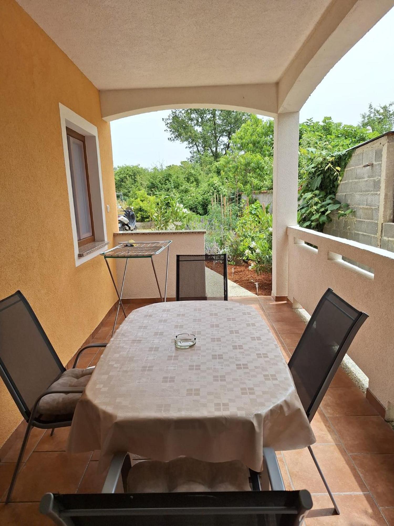 Appartamento Apartman Paola Malinska Esterno foto